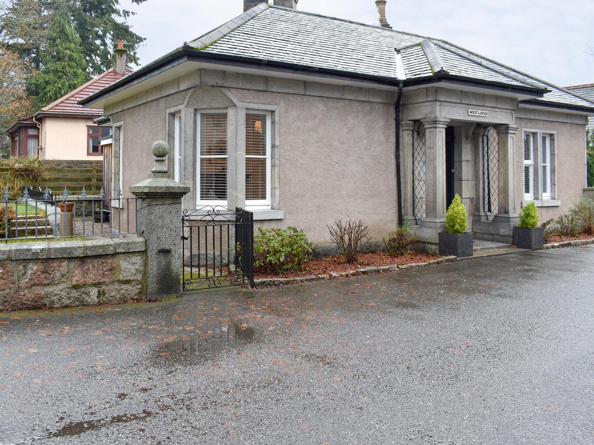 West Lodge Banchory Exteriör bild